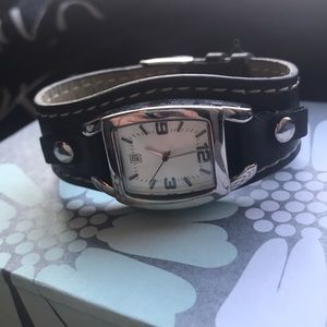 Women’s cuff watch